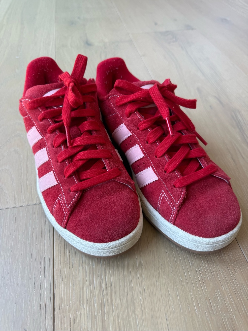 Adidas Campus Sneakers - Red with light pink stripes